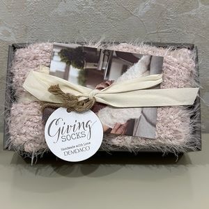 DEMDACO Giving Socks - Pink